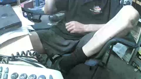 Snapshot of 04oldskool chatting on October 16, 2:41 am 04oldskool online show from October 16, 2:41 am