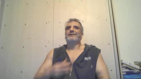 0luvmonkey online show from October 18, 12:15 am