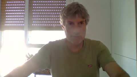 22esserre online show from May 26, 1:51 pm