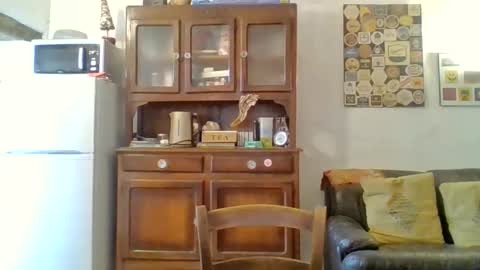 22esserre online show from February 26, 3:35 pm