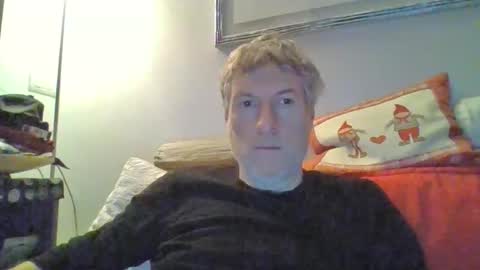 22esserre online show from April 12, 7:37 pm