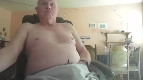 Snapshot of 29famila chatting on October 19, 11:46 am 29famila online show from October 19, 11:46 am