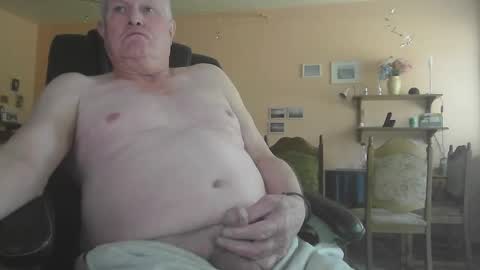 Snapshot of 29famila chatting on October 25, 12:51 pm 29famila online show from October 25, 12:51 pm