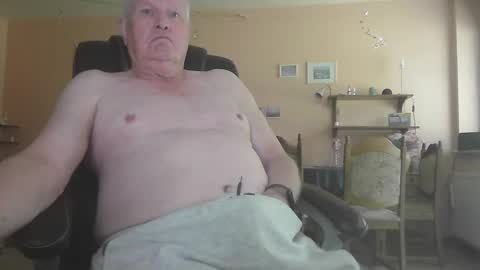 Snapshot of 29famila chatting on September 18, 12:18 pm 29famila online show from September 18, 12:18 pm