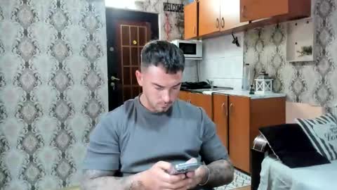 2sexymuscles online show from September 19, 9:36 pm