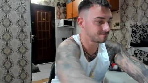 2sexymuscles online show from October 1, 7:51 pm