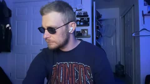 333jaytee333 online show from June 29, 6:52 am