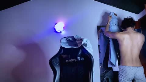 E V I L online show from November 15, 6:43 pm