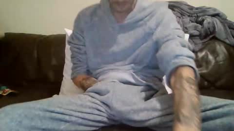 420feetloverr420 online show from October 6, 1:32 am