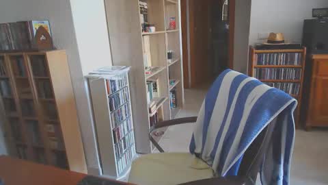 Snapshot of 7thsojourn chatting on October 19, 9:34 am Papi online show from October 19, 9:34 am