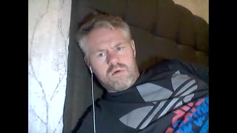 81jonnyx online show from December 6, 11:14 pm