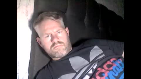 81jonnyx online show from December 8, 9:19 pm