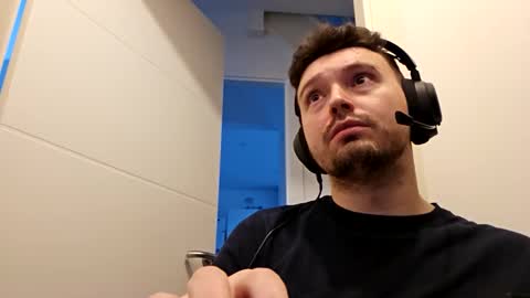 8inchdude93 online show from November 12, 10:32 am