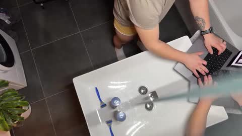 Patrick online show from January 24, 3:54 am