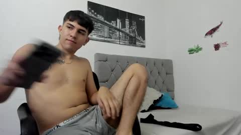 DERECK online show from March 31, 2:08 pm