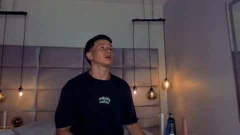 Andrew online show from December 13, 7:21 pm