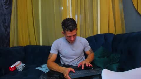 Angel Rivera online show from February 13, 2:18 am