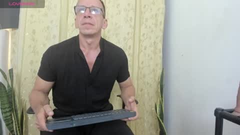 Axel online show from July 2, 11:38 am