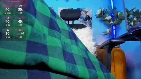 Snapshot of _hairybeard_ chatting on December 20, 6:50 am Mathews online show from December 20, 6:50 am