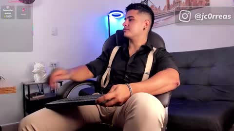 _juanes__ online show from November 27, 9:29 pm