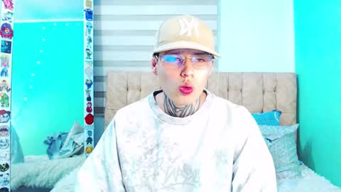 mod online show from March 17, 5:10 am