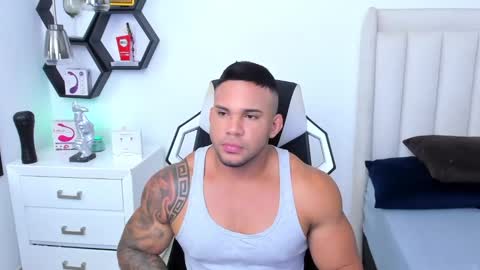 _matthew_santos_ online show from February 23, 12:15 am