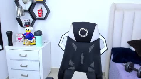 _matthew_santos_ online show from February 9, 11:15 pm