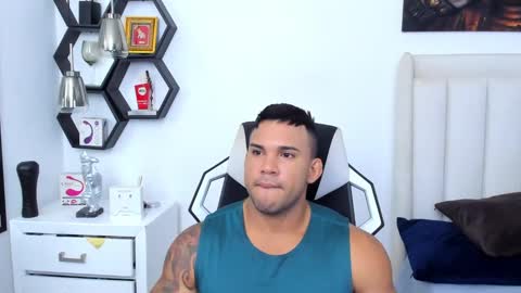 _matthew_santos_ online show from March 10, 9:40 pm