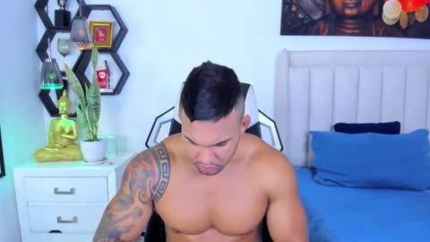 _matthew_santos_ online show from October 15, 8:27 pm