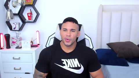 _matthew_santos_ online show from March 11, 9:26 pm