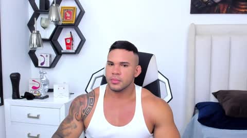 _matthew_santos_ online show from February 28, 12:10 am