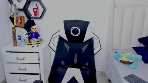 _matthew_santos_ online show from December 18, 11:24 am