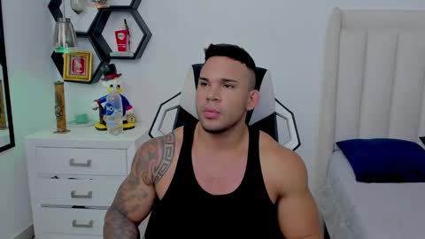 _matthew_santos_ online show from December 16, 11:39 pm