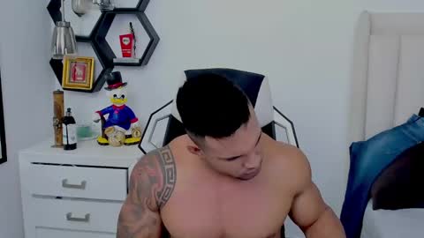 _matthew_santos_ online show from December 12, 10:31 pm