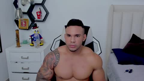 _matthew_santos_ online show from December 16, 10:40 am