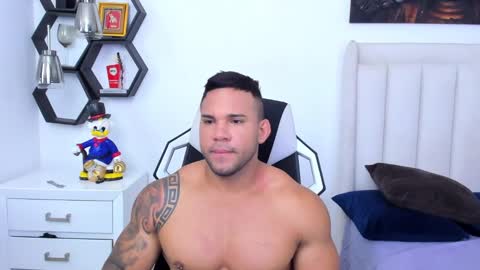 _matthew_santos_ online show from January 24, 9:37 pm