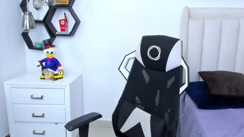 _matthew_santos_ online show from February 3, 9:50 pm