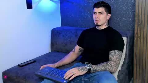 _mrcock_ online show from May 17, 1:25 am