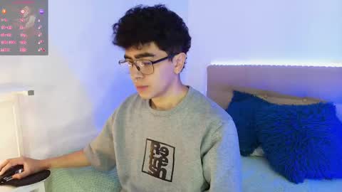 Nicolas online show from November 26, 8:23 pm