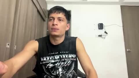Juan Pablo-independent model online show from April 28, 2:49 am