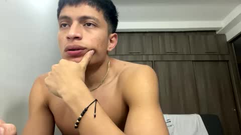 Juan Pablo-independent model online show from March 9, 5:01 am