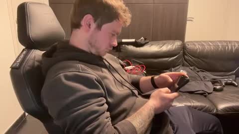 Snapshot of _stevie___ chatting on January 4, 4:32 pm _stevie___ online show from January 4, 4:32 pm
