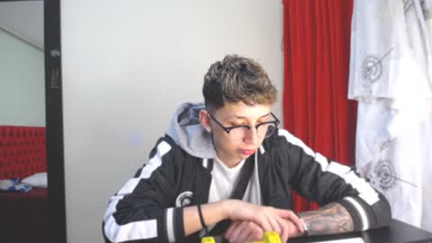 Thomas online show from January 8, 7:03 pm