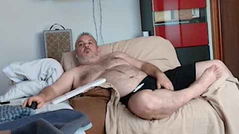    OO               online show from November 16, 4:09 pm