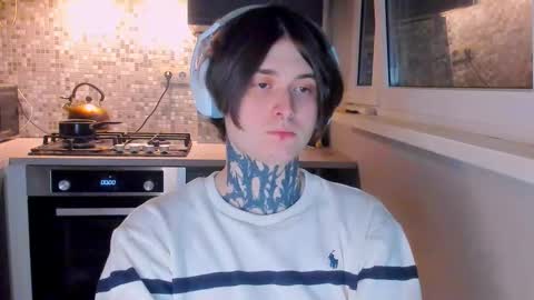 _torfin_ online show from March 20, 12:36 am