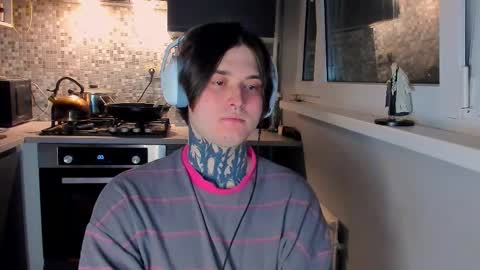 _torfin_ online show from February 23, 10:11 pm