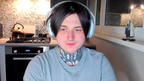 _torfin_ online show from February 13, 10:59 pm