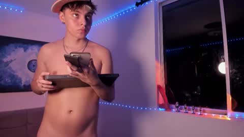 Aron Walker online show from November 28, 5:10 am