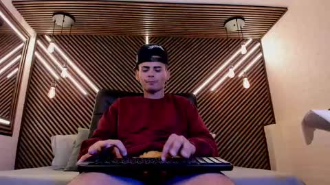  white fox  online show from March 10, 3:12 am