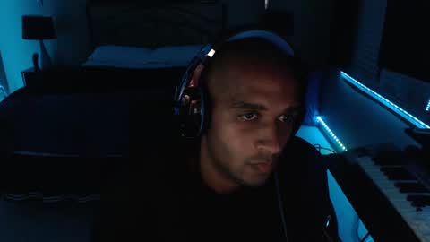 a4orce online show from November 1, 3:10 am